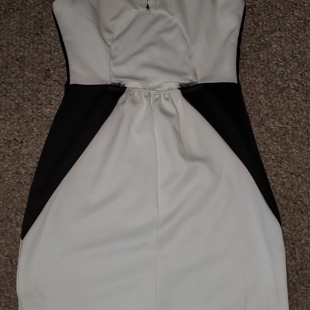 Dress - Picture 2 of 5